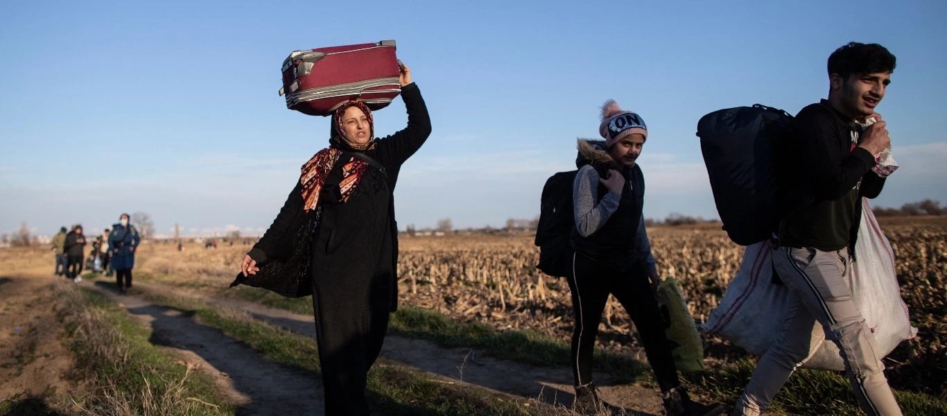 Εκατοντάδες παράνομοι μετανάστες καταφτάνουν στην Ελλάδα - Αναμένεται να δηλώσουν Αφγανοί (βίντεο)